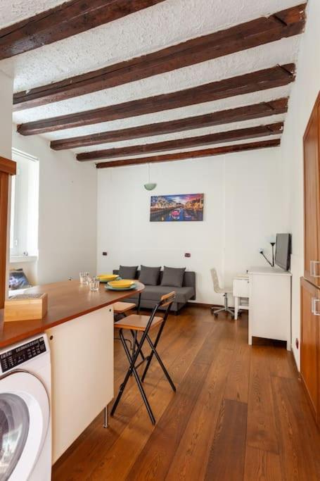 Bomboniera Nel Cuore Di Milano Navigli Milão Exterior foto